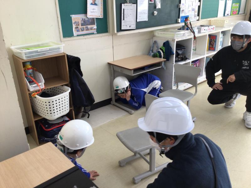 安全を確保（小学部）