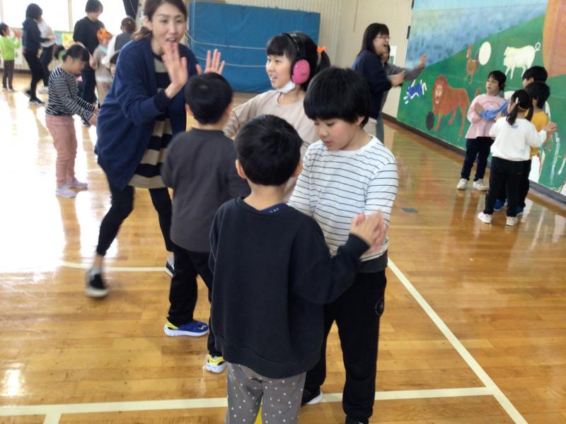 小学部歓迎会　手遊び