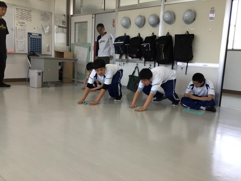 中１　教室掃除