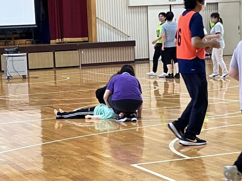 担任が発見