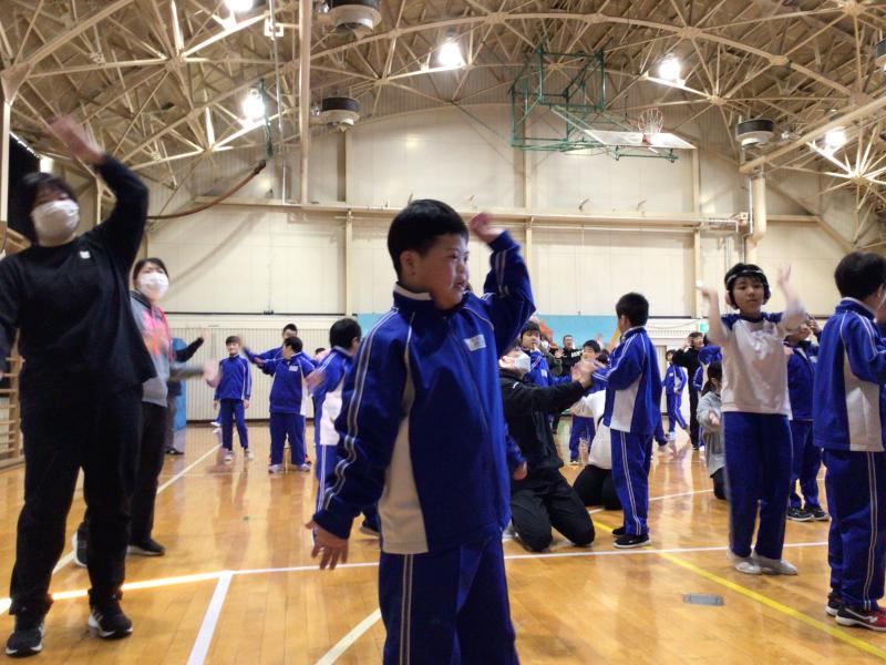 歌「手のひらを太陽に」